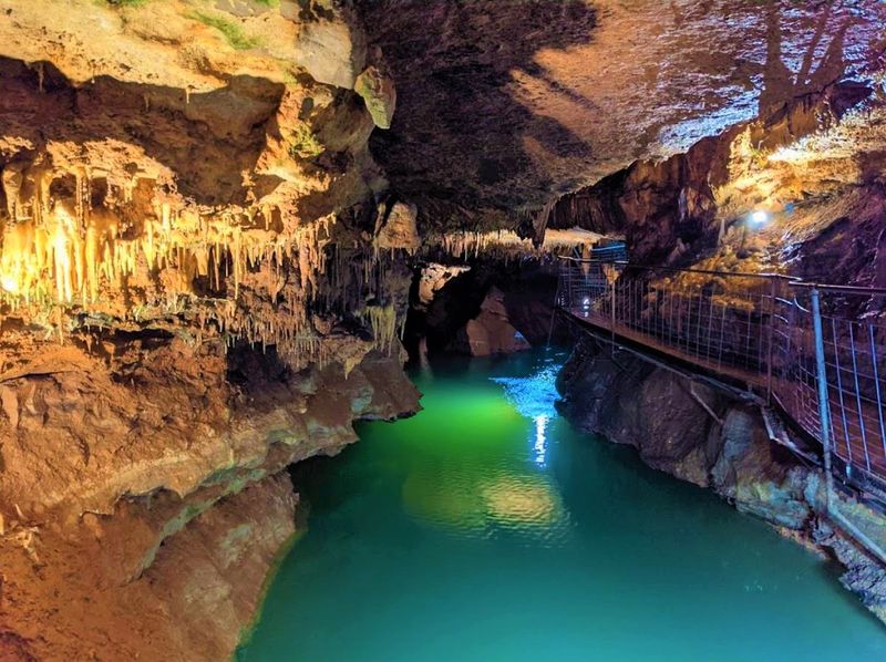 Cosmic Caverns, Arkansas