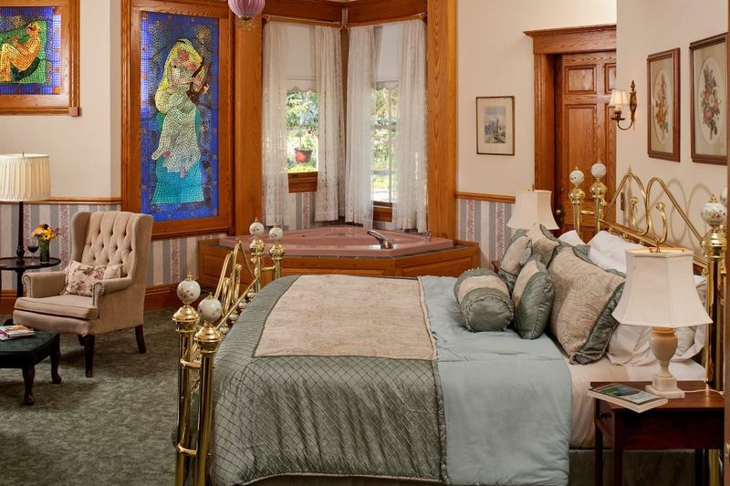 Old Rittenhouse Inn